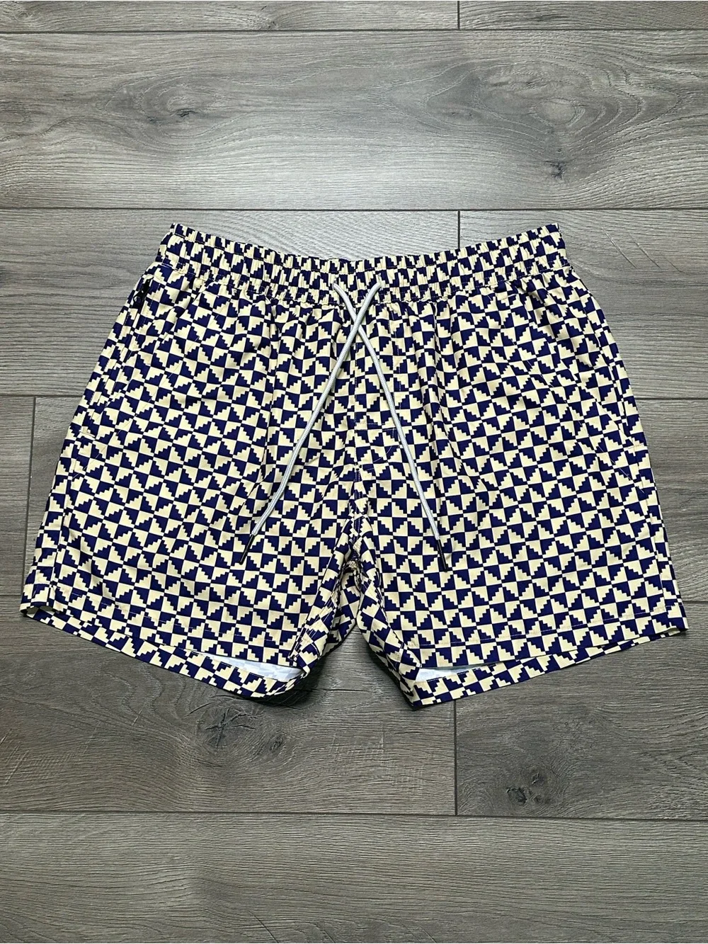 OAS Puzzle Print Lined Swim Shorts Tan Navy Blue Size Large